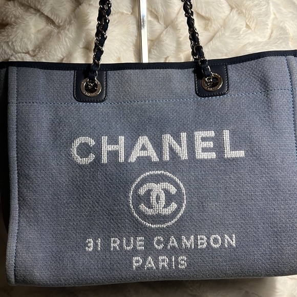 Chanel denim tote bag - Picture 3 of 10